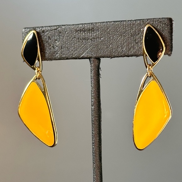 Avon Gold & Black Geometric Post Earrings Old Money Steelers Grandmacore - Picture 2 of 4